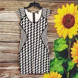 Express midi black/ white  dress Size  4 Pre-owned